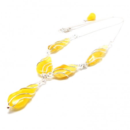 SREBRNA KOLIA Z BURSZTYNEM