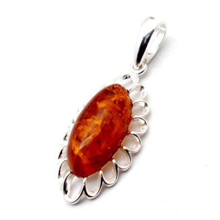 SREBRNY WISIOREK Z BURSZTYNEM BAŁTYCKIM