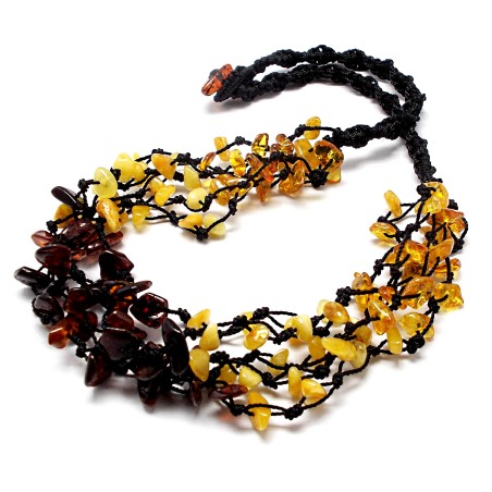 NASZYJNIK Z BURSZTYNU