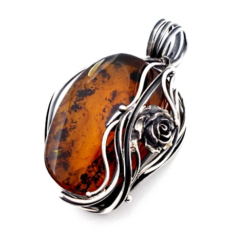 SREBRNY WISIOREK Z BURSZTYNEM