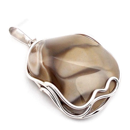 SREBRNY WISIOREK Z KRZEMIENIEM PASIASTYM