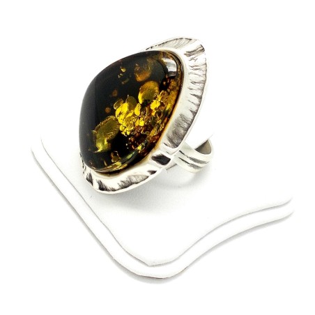 SREBRNY WISIOREK Z BURSZTYNEM