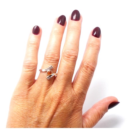 SREBRNY PIERŚCIONEK Z BURSZTYNEM