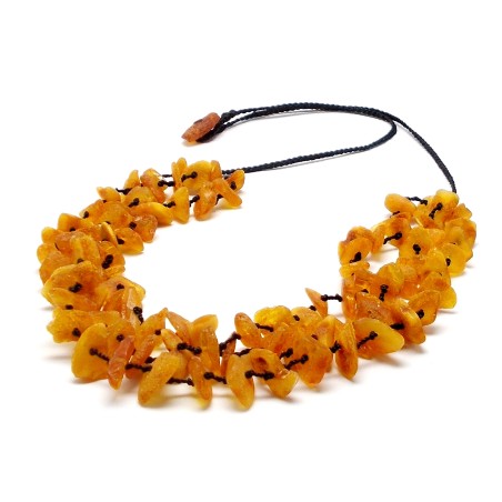 NASZYJNIK Z BURSZTYNU NIEOSZLIFOWANEGO