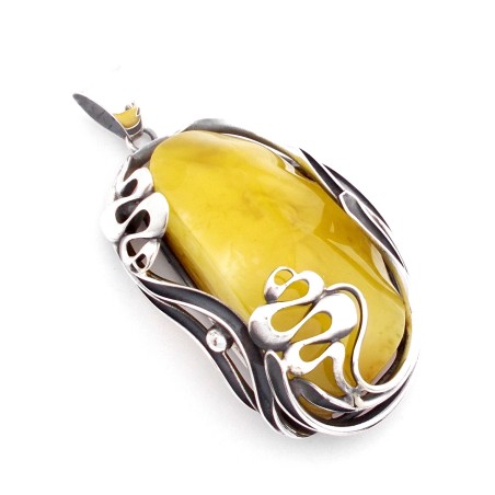 SREBRNY WISIOREK Z BURSZTYNEM