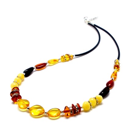 NASZYJNIK KORALE Z BURSZTYNU