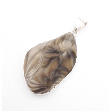 SREBRNY WISIOREK Z KRZEMIENIEM PASIASTYM