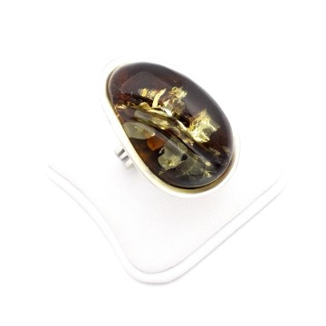 Pierścionek z bursztynem