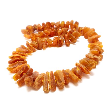 korale-z-bursztynu-nieoszlifowanego