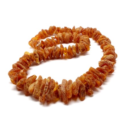 NASZYJNIK Z BURSZTYNU NIEOSZLIFOWANEGO BAŁTYCKIEGO