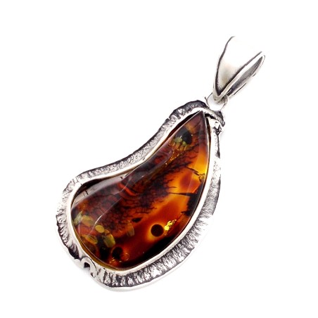 SREBRNY WISIOREK Z BURSZTYNEM BAŁTYCKIM