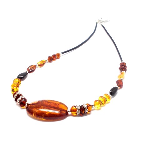 NASZYJNIK Z BURSZTYNU