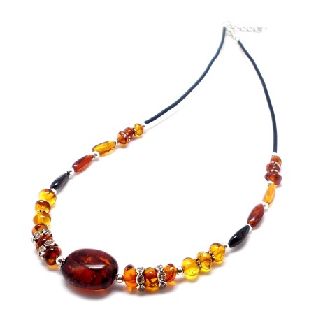 NASZYJNIK Z BURSZTYNEM BAŁTYCKIM