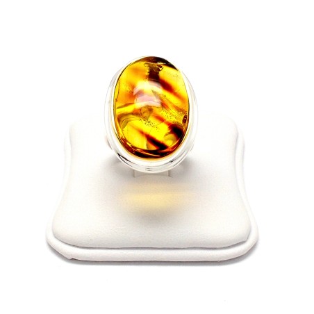 PIERŚCIONEK Z BURSZTYNEM