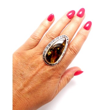 PIERŚCIONEK Z BURSZTYNEM