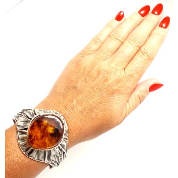 SREBRNA BRANSOLETKA Z BURSZTYNEM