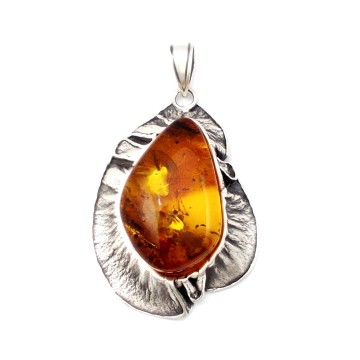 SREBRNY WISIOREK Z BURSZTYNEM MLECZNYM