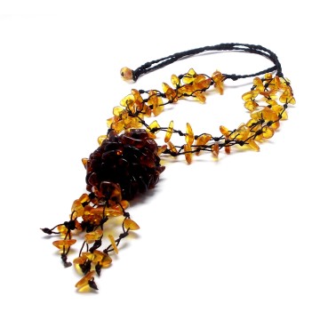 NASZYJNIK Z BURSZTYNU