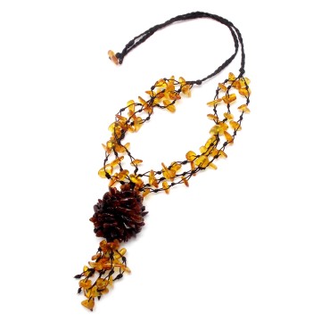 NASZYJNIK Z BURSZTYNU