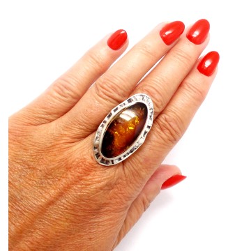 SREBRNY PIERŚCIONEK Z BURSZTYNEM