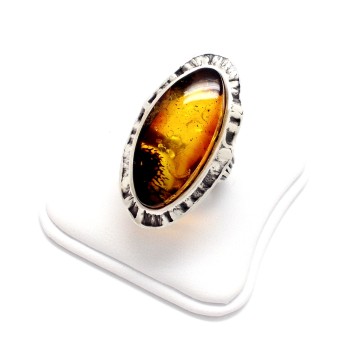 SREBRNY PIERŚCIONEK Z BURSZTYNEM