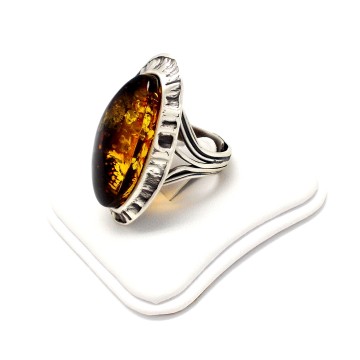 SREBRNY PIERŚCIONEK Z BURSZTYNEM