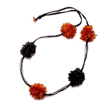 NASZYJNIK Z BURSZTYNU BAŁTYCKIEGO