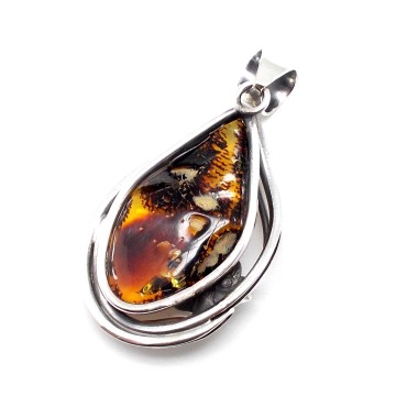 WISIOREK Z BURSZTYNEM BAŁTYCKIM