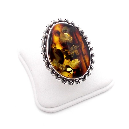 SREBRNY PIERŚCIONEK Z BURSZTYNEM