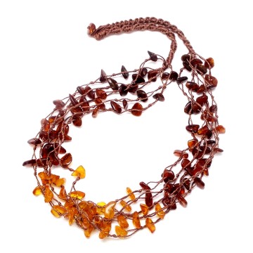 NASZYJNIK Z BURSZTYNU