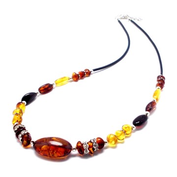 NASZYJNIK Z BURSZTYNU BAŁTYCKIEGO