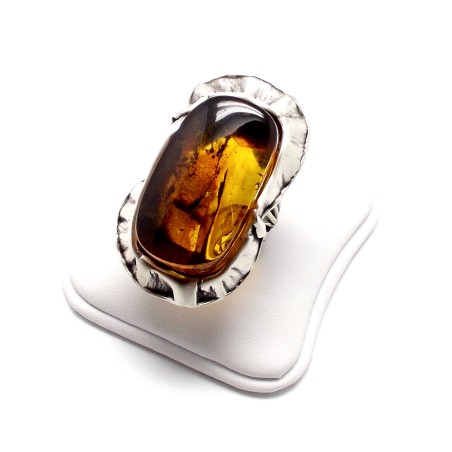 SREBRNY PIERŚCIONEK Z BURSZTYNEM