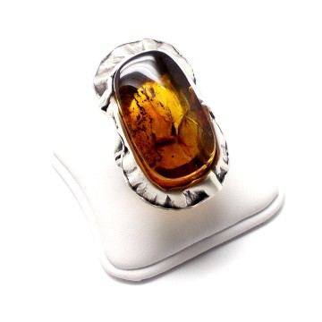 SREBRNY PIERŚCIONEK Z BURSZTYNEM
