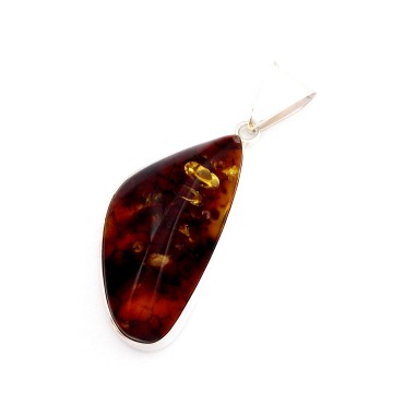 wisiorek-z-bursztynem