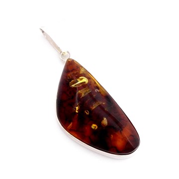 wisiorek-z-bursztynem