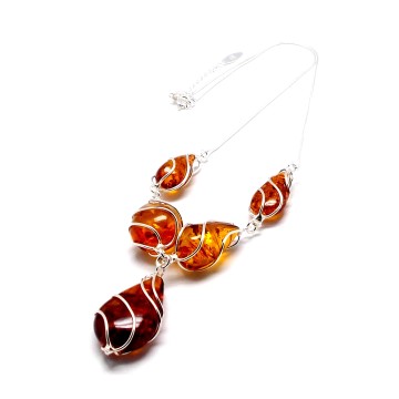 naszyjnik -srebrny-z-bursztynem