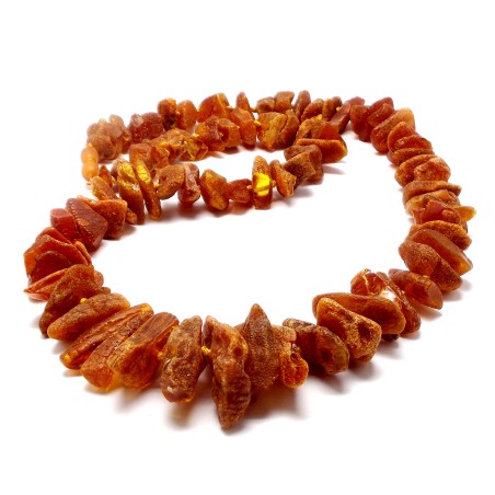 NASZYJNIK Z BURSZTYNU NIEOSZLIFOWANEGO BAŁTYCKIEGO