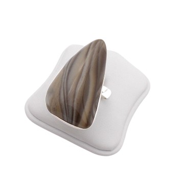 PIERŚCIONEK Z KRZEMIENIEM PASIASTYM