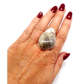 PIERŚCIONEK Z KRZEMIENIEM PASIASTYM