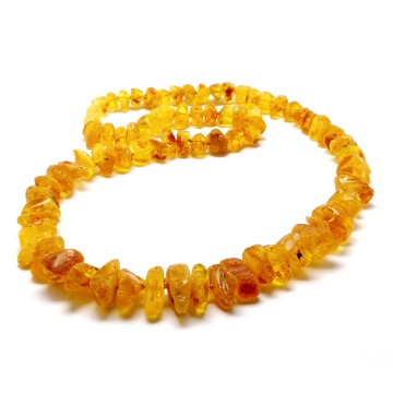 NASZYJNIK Z BURSZTYNU NIEOSZLIFOWANEGO