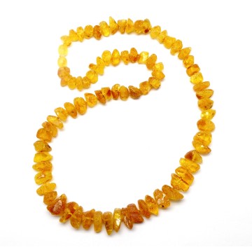 NASZYJNIK Z BURSZTYNU NIEOSZLIFOWANEGO