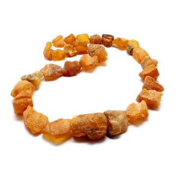 NASZYJNIK Z BURSZTYNU NIEOSZLIFOWANEGO
